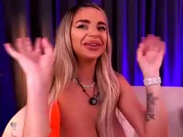 Chaturbate Live Sex Cam of pearlplenty