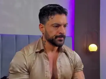 Chaturbate Live Porn of dennis_cox_