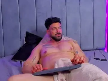 Chaturbate Nude Webcam of dennis_cox_
