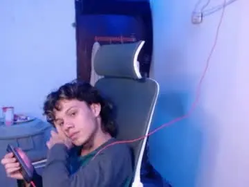 Chaturbate Watch Live Sex Cams of andy_dan1