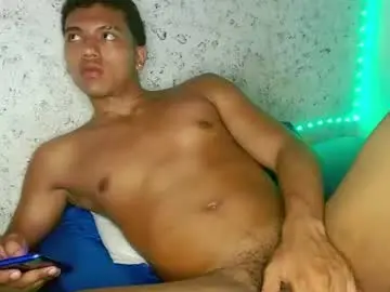 Chaturbate Adult Webcam of tonydesire_