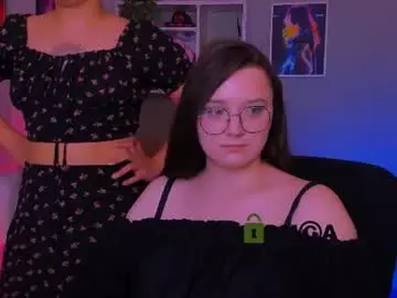 Chaturbate Live Sex Cam of nymiraaa