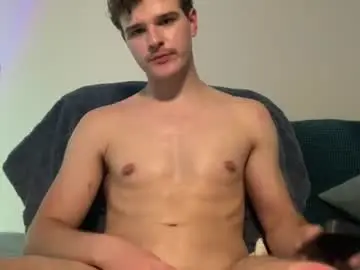 Chaturbate Live Sex Cam of yngdesire1