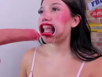 Chaturbate Live Sex Cam of foxy_loren