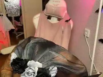 Chaturbate Live Sex Cam of katrin_kristal