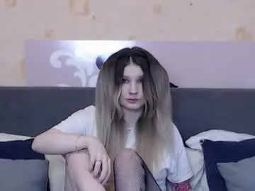Chaturbate Live Sex Cam of chloemurmeow