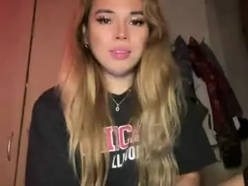 Chaturbate Live Sex Cam of sweetalexa19