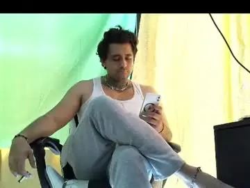Chaturbate Free Porn Cam of aronmiller404