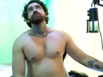 Chaturbate Best live sex cam show of aronmiller404