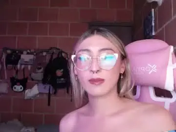 Chaturbate Live Sex of andrea_camila
