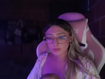 Chaturbate Adult Webcams of andrea_camila