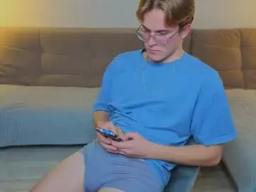 Chaturbate Live Sex Cam of boicute