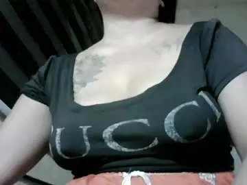 Chaturbate Adult Video Chat of naughtymom_33