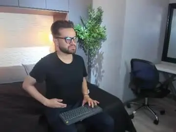 Chaturbate Live Sex of difazzio_smith
