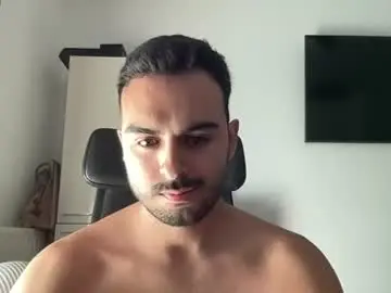 Chaturbate Live Sex Cam of daniel_3827