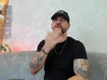 Chaturbate Watch Live Sex Cams of petesevans_1