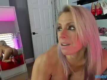 Chaturbate Adult Video Chat of wildwifebarbie