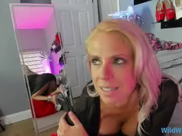 Chaturbate Live Sex of wildwifebarbie