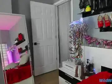 Chaturbate Watch Live Sex Cams of wildwifebarbie
