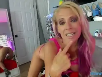 Chaturbate Adult Webcam of wildwifebarbie