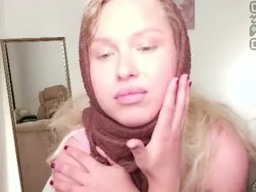 Chaturbate Sex Cam of angelic_coy