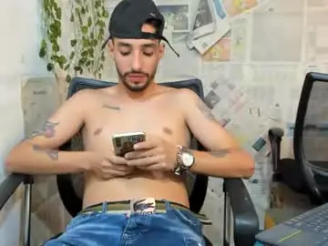 Chaturbate Adult Video Chat of daniel_hot_11