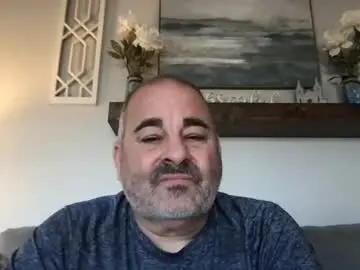 Chaturbate Live Sex Cam of bigp33