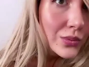 Chaturbate Live Sex Cam of carol_may_