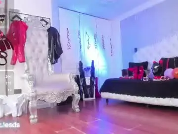 Chaturbate Live Porn of miss_nicolesds