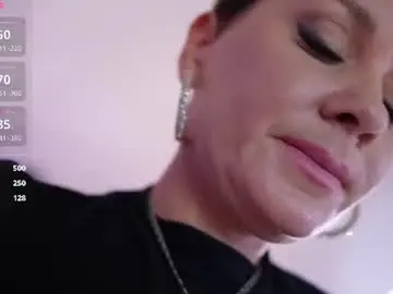 Chaturbate Live Sex Cam of divine_kim