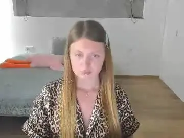 Chaturbate Live Sex Cam of ariymil