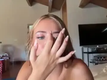 Chaturbate Adult Video Chat of honeyyy95