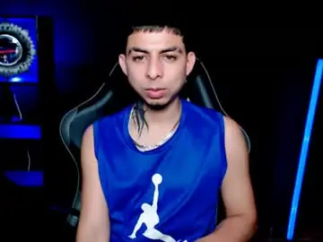 Chaturbate Live Porn of mralpha_latino