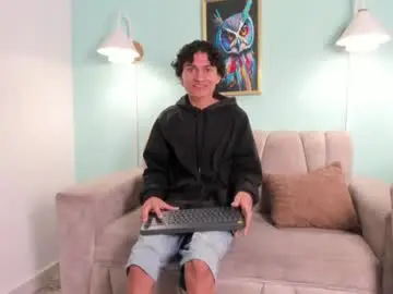 Chaturbate Sex Cam of leonardo_cum18