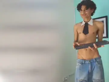 Chaturbate Adult Video Chat of leonardo_cum18