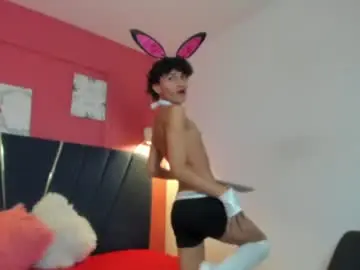 Chaturbate Free Live Porn of leonardo_cum18