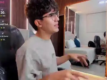 Chaturbate Watch Live Sex Cams of tommy18__