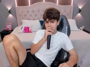 Chaturbate Watch Live Sex Cams of tommy18__