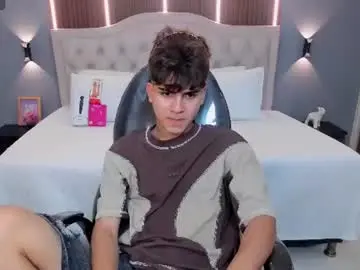 Chaturbate Free Live Porn of tommy18__