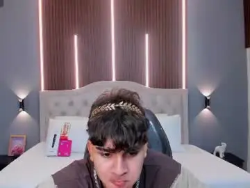 Chaturbate Live Porn of tommy18__
