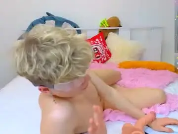 Chaturbate Live Sex Cam of landel_boy