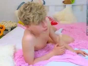 Chaturbate Best live sex cam show of landel_boy
