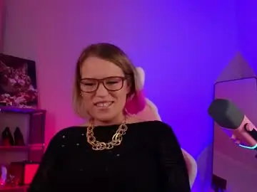 Chaturbate Live Sex of findom_lady_shine