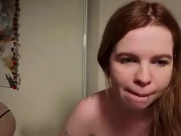 Chaturbate Live Sex Cam of alisekitt