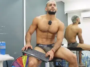 Chaturbate Nude Webcam of emilio_brandon