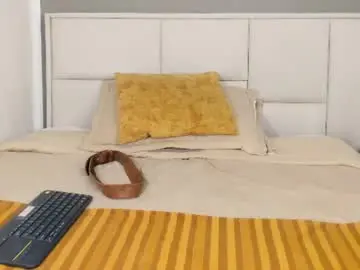 Chaturbate Live Sex Cam of brandon_manilow