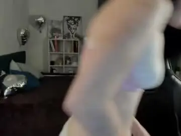 Chaturbate Sex Cam of little__isabel