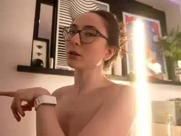 Chaturbate Free Live Porn of littlee33