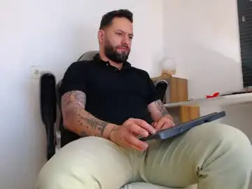 Chaturbate Free Porn Cam of oliverdrew1