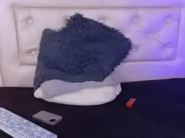 Chaturbate Live Sex Cam of kim_adrien
